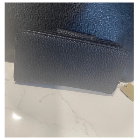 Women’s Cee Klein Zip Around New Wallet Black - Picture 2 of 4